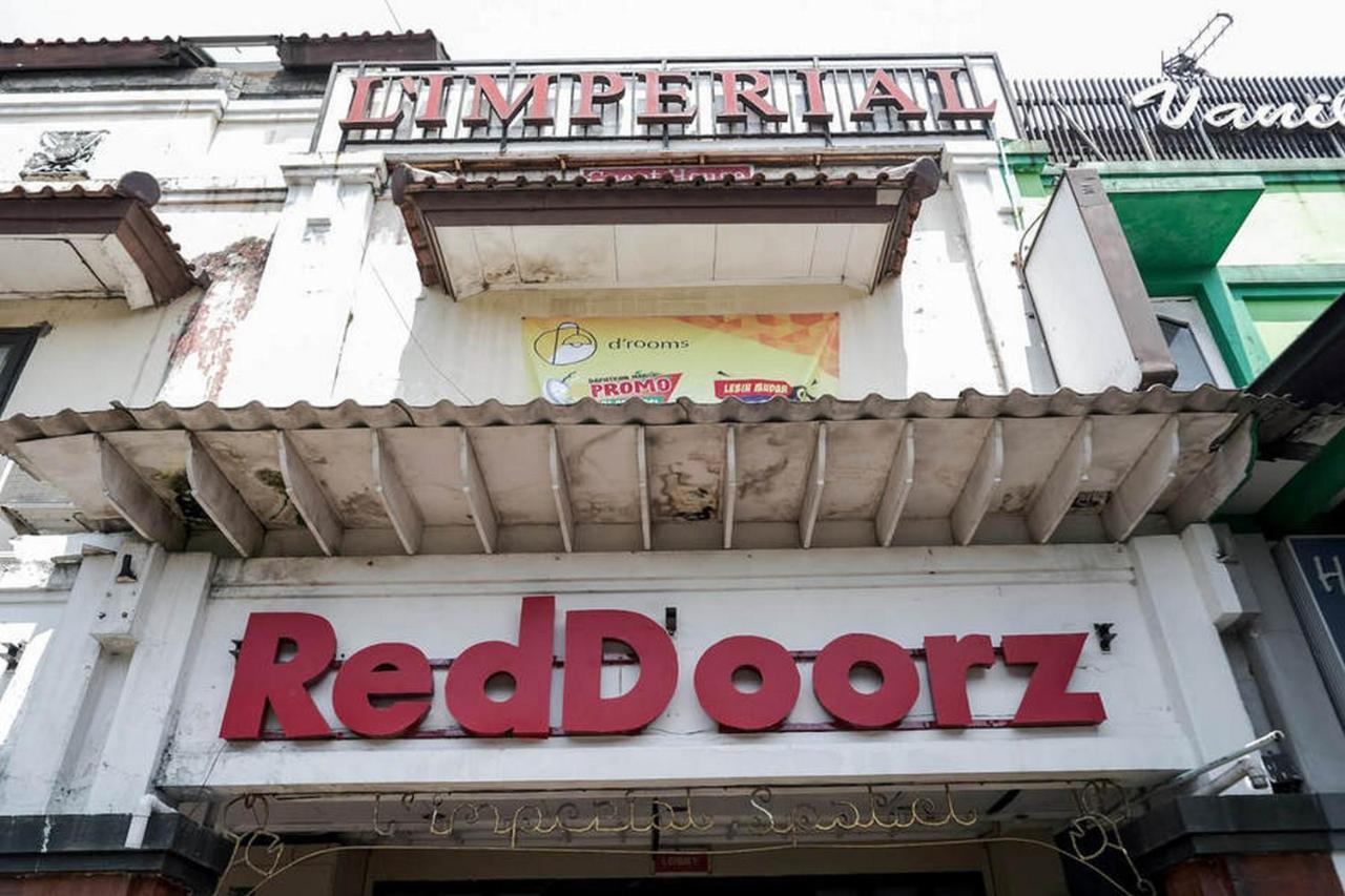 Hotel RedDoorz near Waterboom Lippo Cikarang Zewnętrze zdjęcie