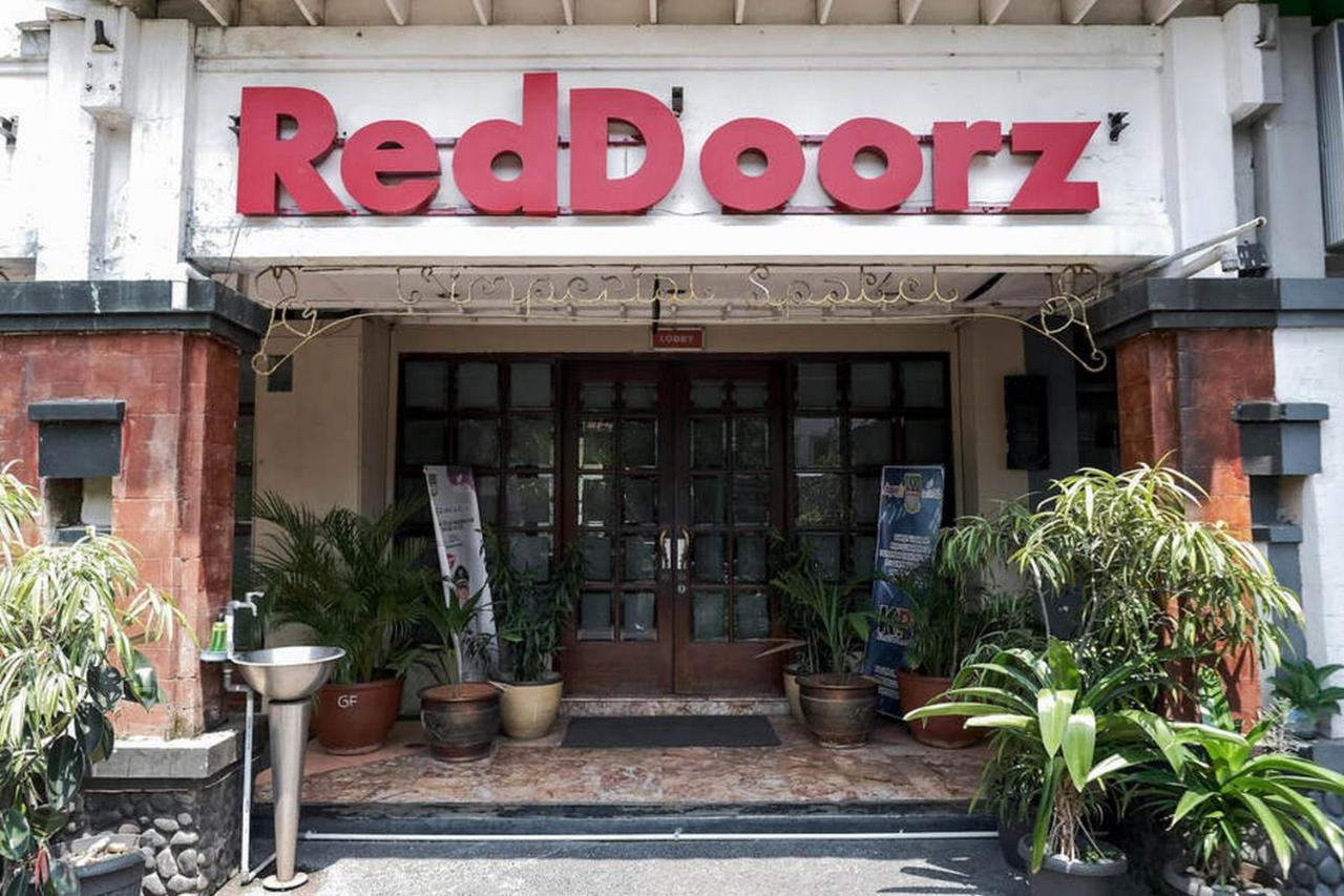 Hotel RedDoorz near Waterboom Lippo Cikarang Zewnętrze zdjęcie